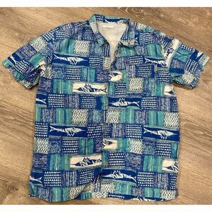 Men's Columbia Button down size Medium‎